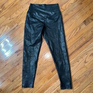Aerie Offline Faux Leather The Hugger High Waisted Legging Black Size L